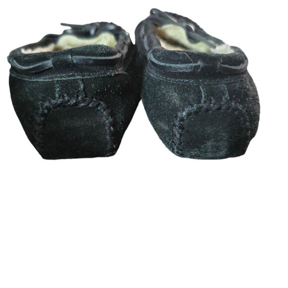 Minnetonka Slippers - Picture 3 of 5